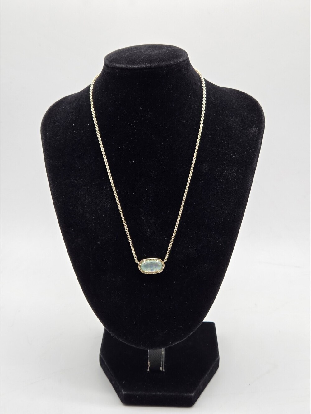 Kendra Scott Elisa Gold Tone Iridescent Green Oval Pendant Necklace w/ Pouch